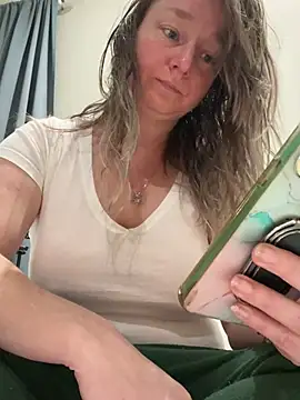 Snapshot of Vivian_MayXxX chatting on March 9, 9:03 pm Vivian MayXxX online show from March 9, 9:03 pm