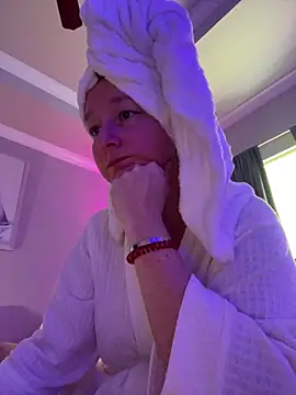 Snapshot of Vivian_MayXxX chatting on October 4, 6:28 pm Vivian MayXxX online show from October 4, 6:28 pm