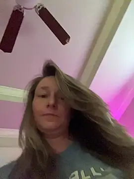 Snapshot of Vivian_MayXxX chatting on October 23, 8:18 pm Vivian MayXxX online show from October 23, 8:18 pm