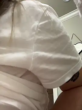 Snapshot of Vivian_MayXxX chatting on November 19, 1:49 am Vivian MayXxX online show from November 19, 1:49 am