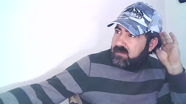 Snapshot of ZYXEL353 chatting on February 9, 4:57 am ZYXEL353 online show from February 9, 4:57 am