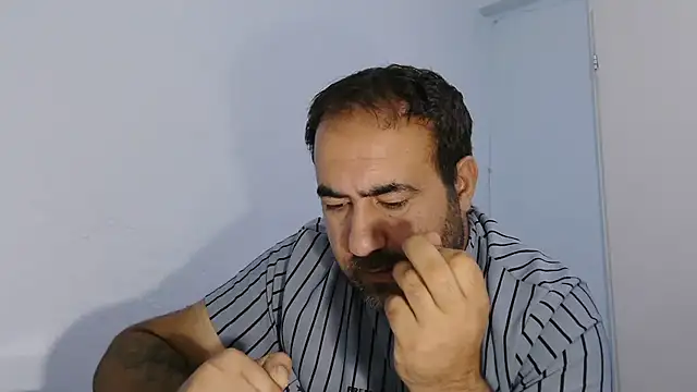 Snapshot of ZYXEL353 chatting on November 8, 9:35 pm ZYXEL353 online show from November 8, 9:35 pm