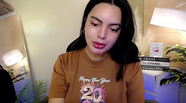 HotstuffCherrySummer online show from January 1, 3:14 pm