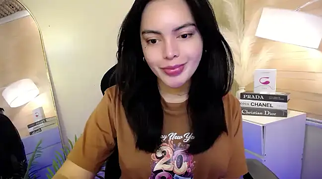 HotstuffCherrySummer online show from January 2, 7:44 am