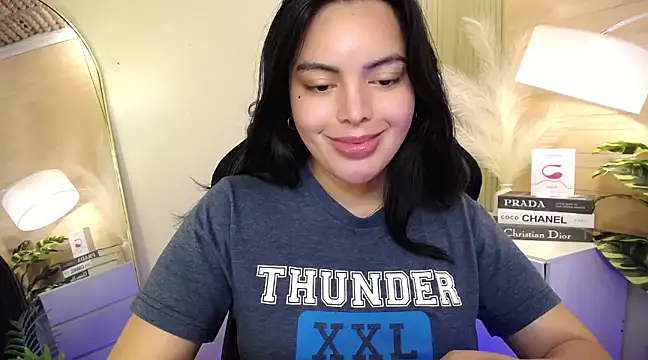 HotstuffCherrySummer online show from January 10, 9:44 am