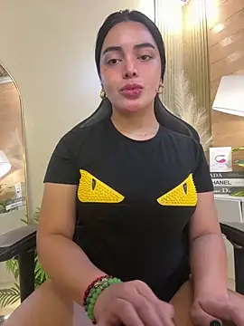 HotstuffCherrySummer online show from February 10, 7:15 am