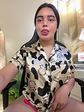 HotstuffCherrySummer online show from February 17, 6:53 am