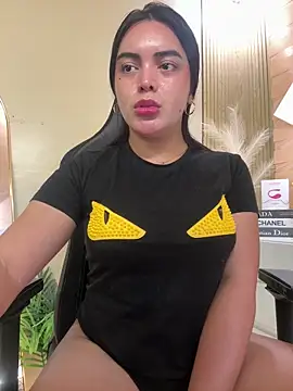 HotstuffCherrySummer online show from March 1, 6:13 am