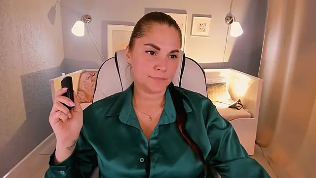 Ellis Foxy online show from December 18, 9:08 pm