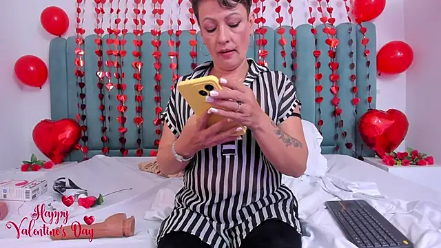 marianaaguii online show from February 15, 9:16 am