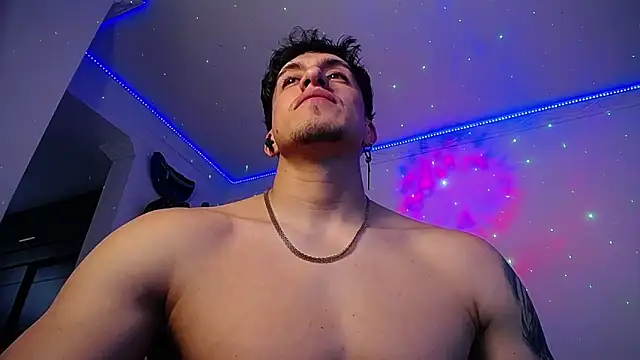 strongboy  online show from November 4, 7:24 pm