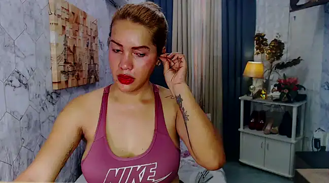 QueenDivineTsx online show from December 7, 6:21 am