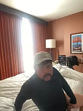 Snapshot of LumberJockMan chatting on February 16, 3:27 pm LumberJockMan online show from February 16, 3:27 pm