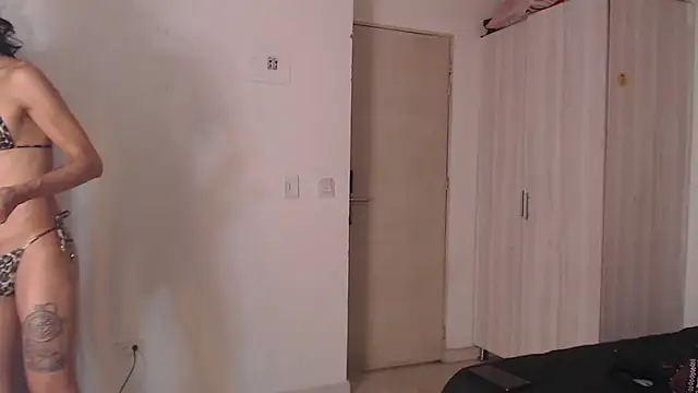 Corina Ts online show from March 8, 5:01 pm