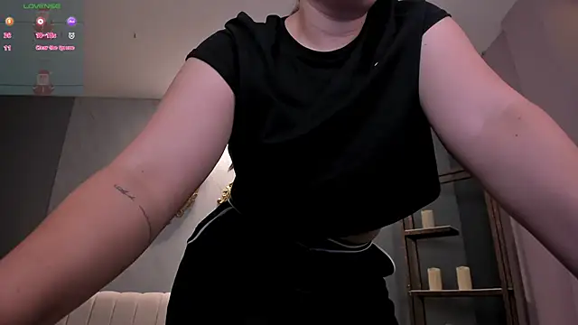 MartinnaBonnet online show from December 28, 10:25 am