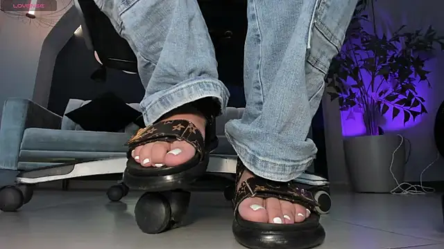 MartinnaBonnet online show from February 4, 10:32 am