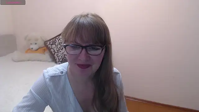 Snapshot of MargotLot chatting on December 7, 8:00 am MargotLot online show from December 7, 8:00 am