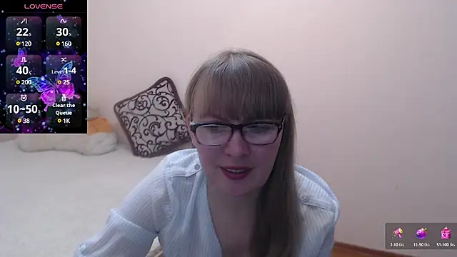 Snapshot of MargotLot chatting on February 7, 7:40 am MargotLot online show from February 7, 7:40 am