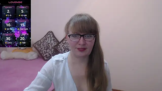 Snapshot of MargotLot chatting on March 13, 4:38 am MargotLot online show from March 13, 4:38 am