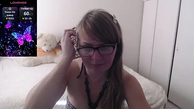 Snapshot of MargotLot chatting on September 28, 4:18 am MargotLot online show from September 28, 4:18 am