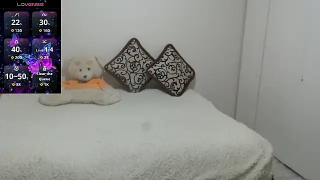 Snapshot of MargotLot chatting on October 25, 12:13 pm MargotLot online show from October 25, 12:13 pm