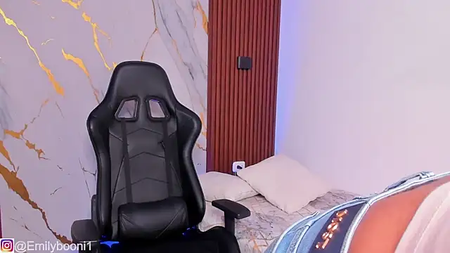 EmilyBoonny1 online show from November 15, 7:54 pm