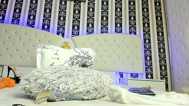 Snapshot of Aidasina chatting on February 7, 2:19 am Aidasina online show from February 7, 2:19 am