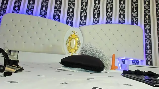 Snapshot of Aidasina chatting on February 8, 8:10 pm Aidasina online show from February 8, 8:10 pm