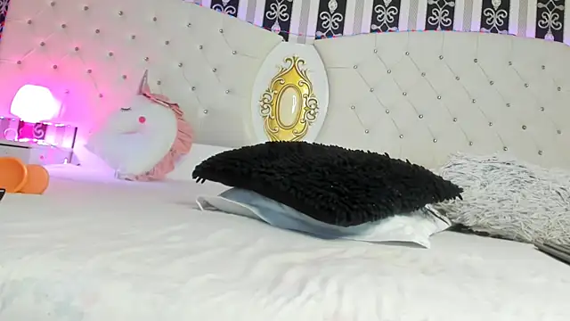 Snapshot of Aidasina chatting on March 10, 8:12 pm Aidasina online show from March 10, 8:12 pm