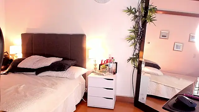 Alicee Levine online show from March 19, 12:26 am