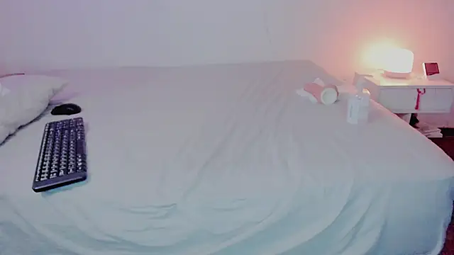 Snapshot of Amelia75 chatting on December 8, 10:57 pm Amelia75 online show from December 8, 10:57 pm