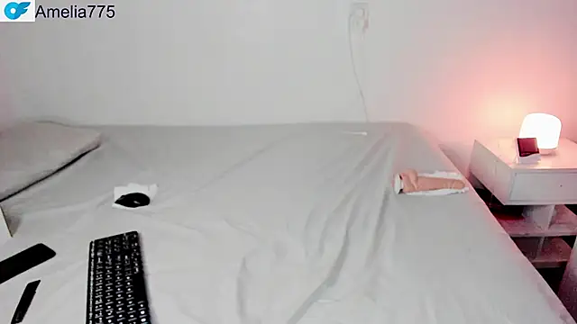 Snapshot of Amelia75 chatting on December 18, 2:50 am Amelia75 online show from December 18, 2:50 am