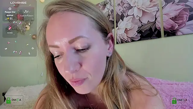 Queenymel online show from December 8, 9:41 pm