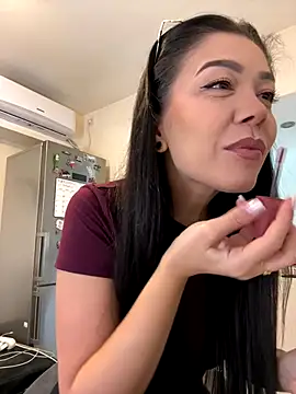 Snapshot of denise_k chatting on October 6, 11:40 am denise k online show from October 6, 11:40 am