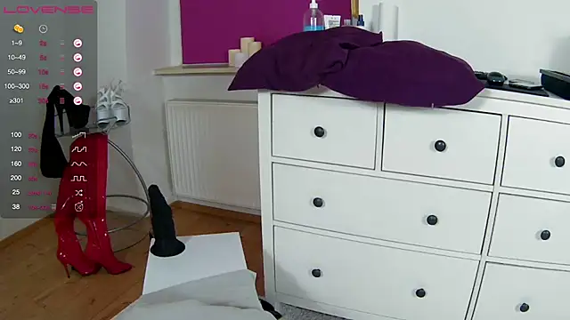 Latina daily online show from November 27, 1:02 pm