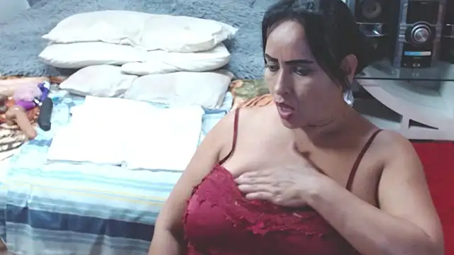 Snapshot of anie_milf1 chatting on February 12, 6:19 am anie milf1 online show from February 12, 6:19 am