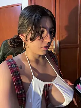 loolla 23 online show from February 28, 2:09 am