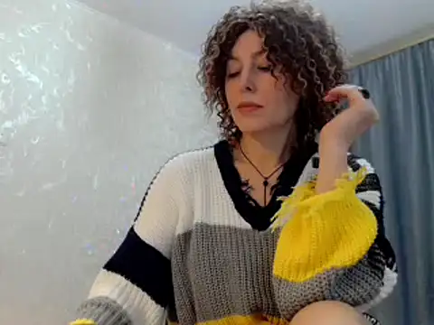 Snapshot of elenaza chatting on January 13, 11:30 am elenaza online show from January 13, 11:30 am