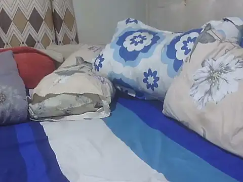 Snapshot of Sexy-santa chatting on February 5, 2:48 pm Sexy-santa online show from February 5, 2:48 pm