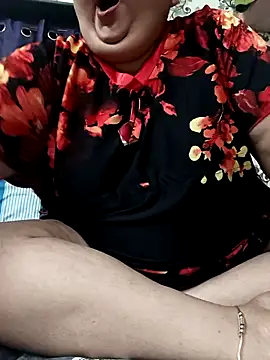 Hotchubby009 online show from January 4, 4:43 pm