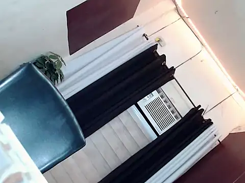 Chubbytransgirl21 online show from December 8, 4:50 pm