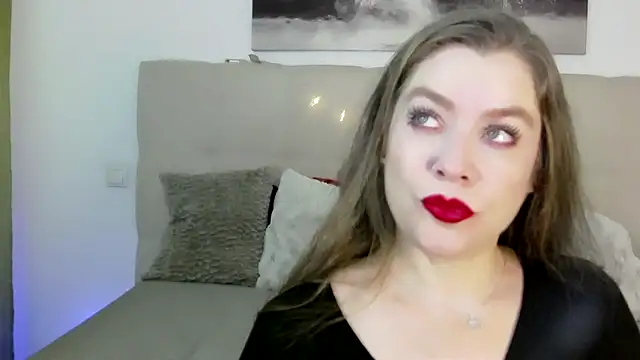 Snapshot of PetersEmily chatting on December 12, 9:37 pm PetersEmily online show from December 12, 9:37 pm