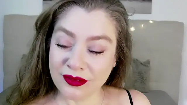 Snapshot of PetersEmily chatting on December 20, 3:00 pm PetersEmily online show from December 20, 3:00 pm