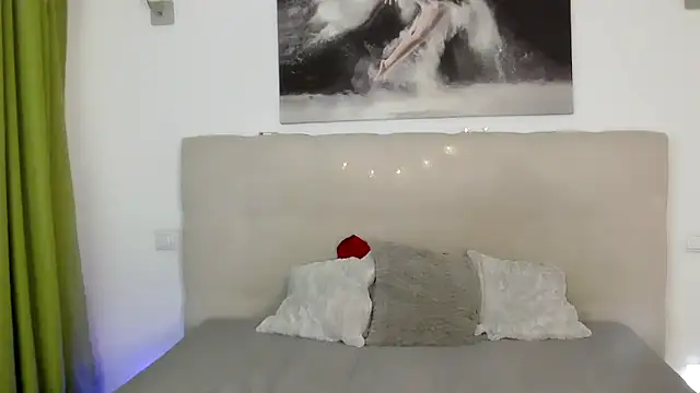 Snapshot of PetersEmily chatting on February 6, 3:09 pm PetersEmily online show from February 6, 3:09 pm