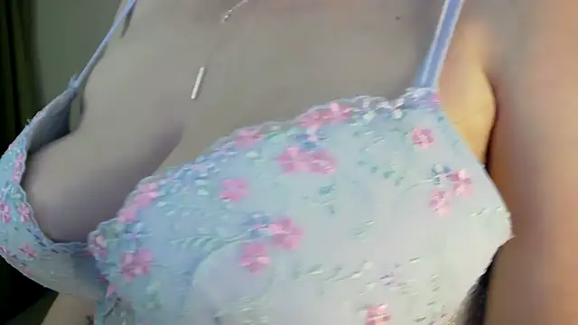 Snapshot of PetersEmily chatting on March 21, 9:34 pm PetersEmily online show from March 21, 9:34 pm