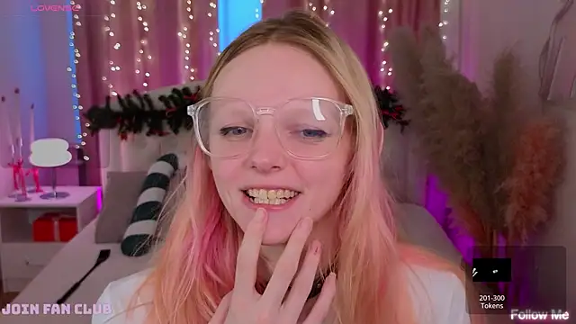 Snapshot of evangel1ne chatting on January 4, 1:42 pm evangel1ne online show from January 4, 1:42 pm