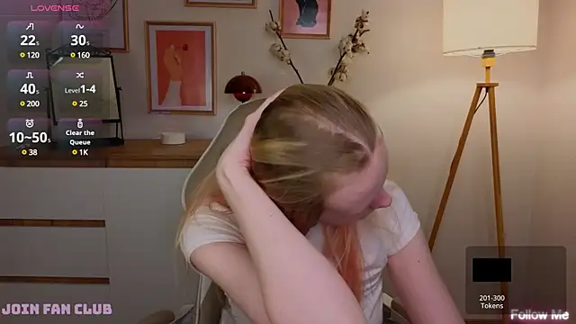 Snapshot of evangel1ne chatting on February 22, 6:06 am evangel1ne online show from February 22, 6:06 am