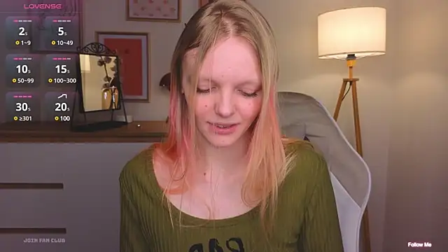 Snapshot of evangel1ne chatting on February 28, 3:37 pm evangel1ne online show from February 28, 3:37 pm