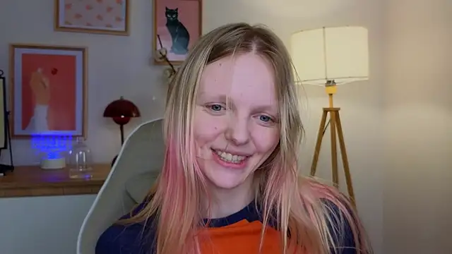 Snapshot of evangel1ne chatting on March 21, 8:39 am evangel1ne online show from March 21, 8:39 am