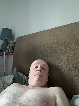 Snapshot of locallad88 chatting on January 3, 8:54 am locallad88 online show from January 3, 8:54 am